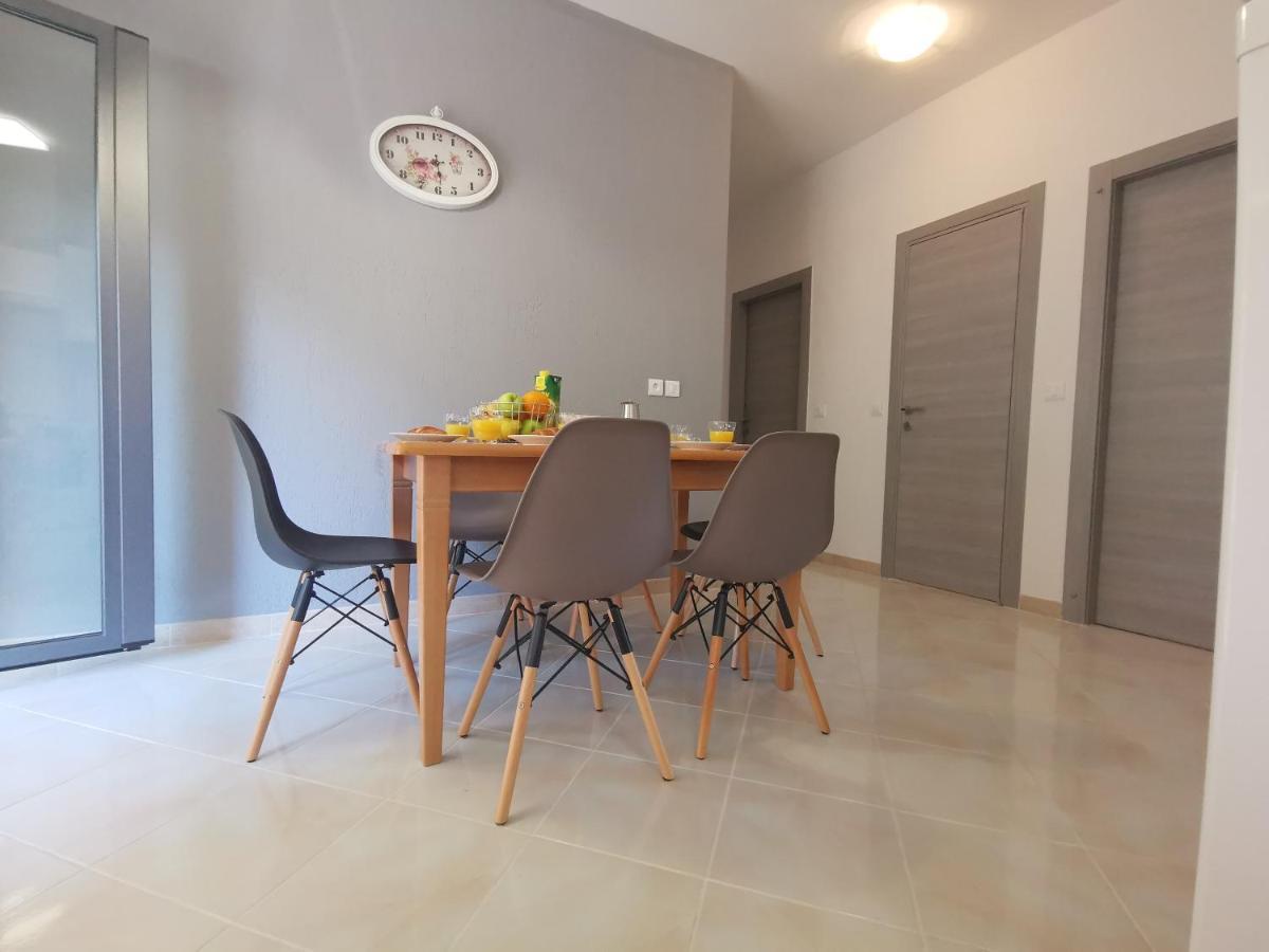Apartment Pineta With Terrace & Park Wood View Pula Zewnętrze zdjęcie