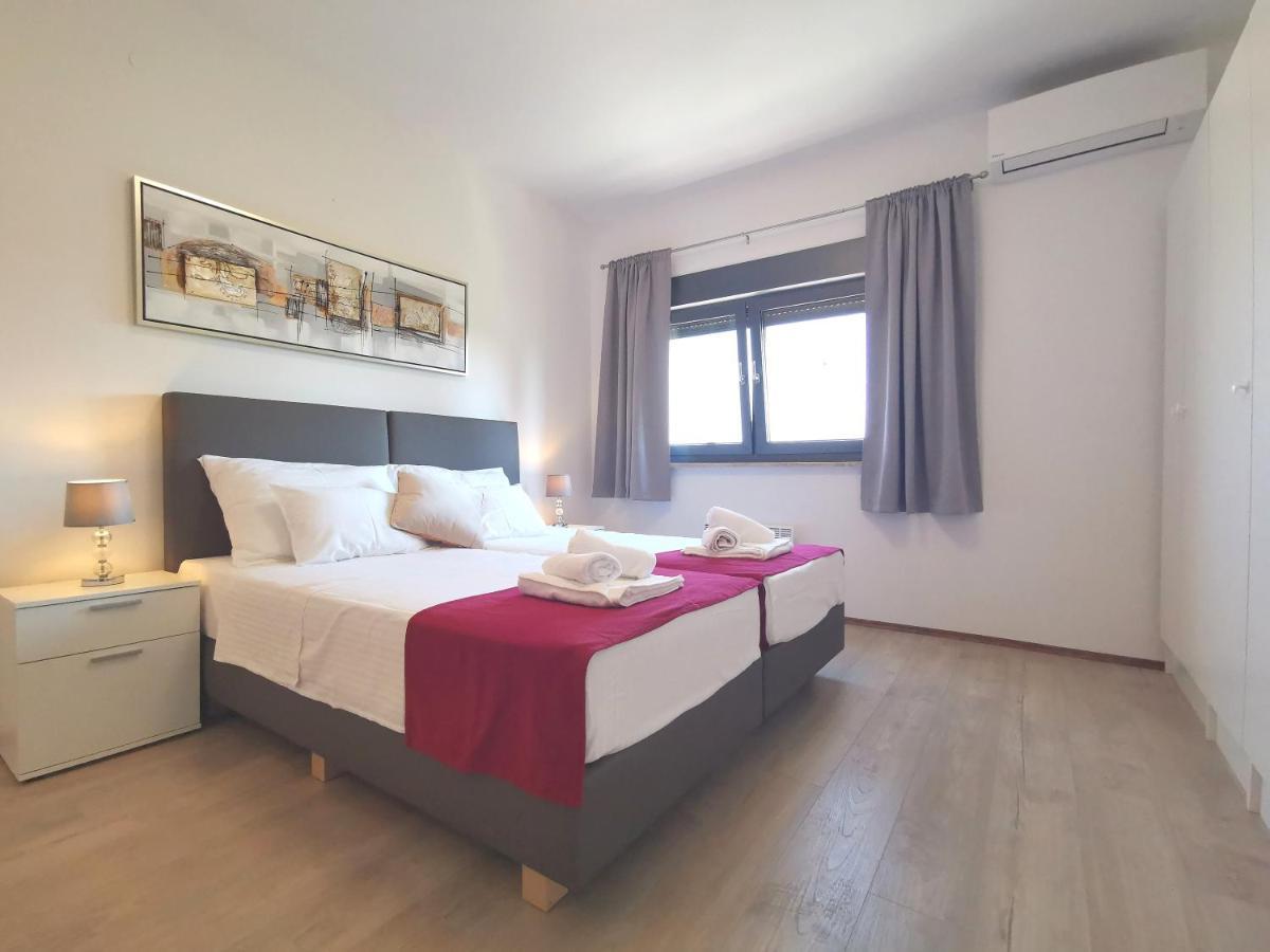 Apartment Pineta With Terrace & Park Wood View Pula Zewnętrze zdjęcie